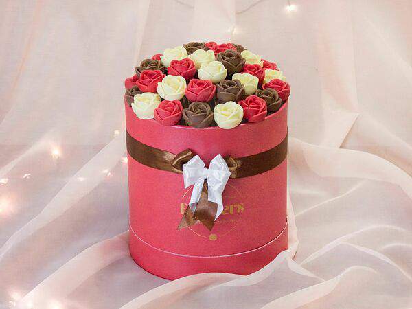 F.Lovers - Ассорти Приятный вечер из 35 роз в шляпной коробке