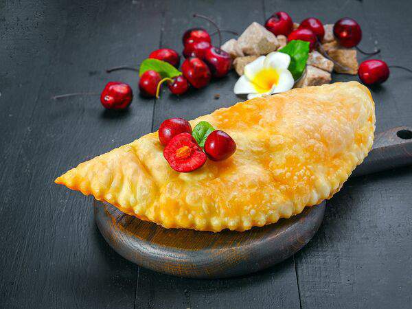 За чебуреками - Сладкий чебурек с вишней