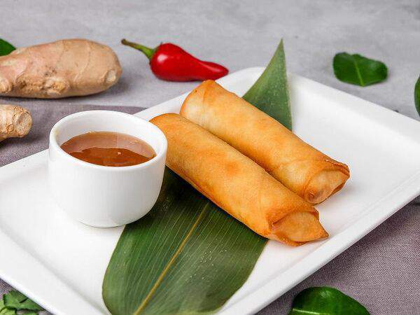 Kung Pho - Нэмы с курицей Сайгон