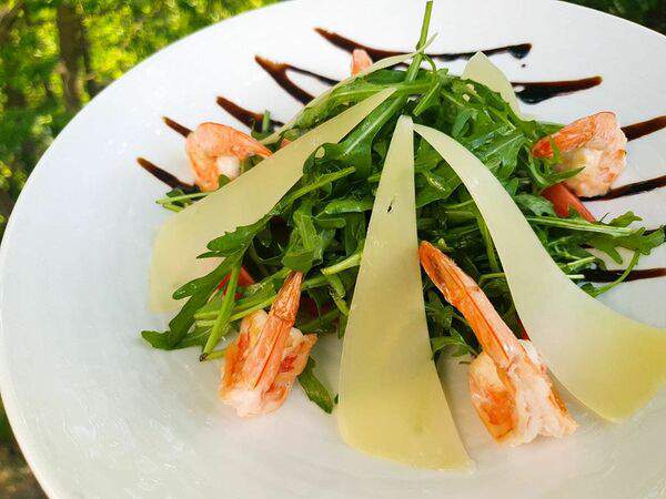 Fame ресторан - Рукола с креветками