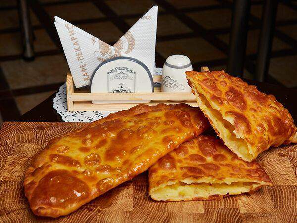 Кафе пекарня - Чебурек с картошкой