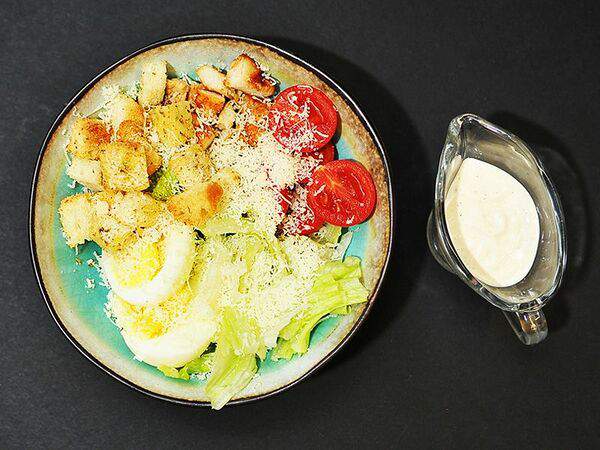 Блин & Coffee - Салат Цезарь с курицей