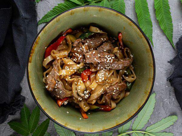 Sailor Moon - Удон с говядиной на сливочной основе