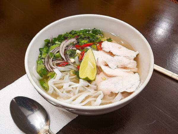 Аян - Суп Фо Га с рисовой лапшой с курицей