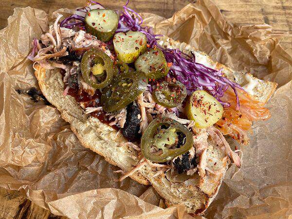 Smoker Boys BBQ - Рваная свинина BBQ на чиабатте