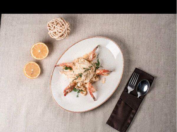 Adriano Leonardo - Феттуччине с креветками в остро-сливочном соусе