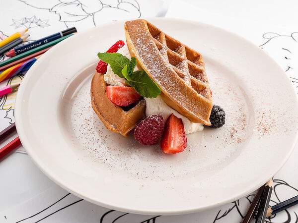 Udcкафе Upside Down Cake - Хрустящие вафли в ягодных облаках