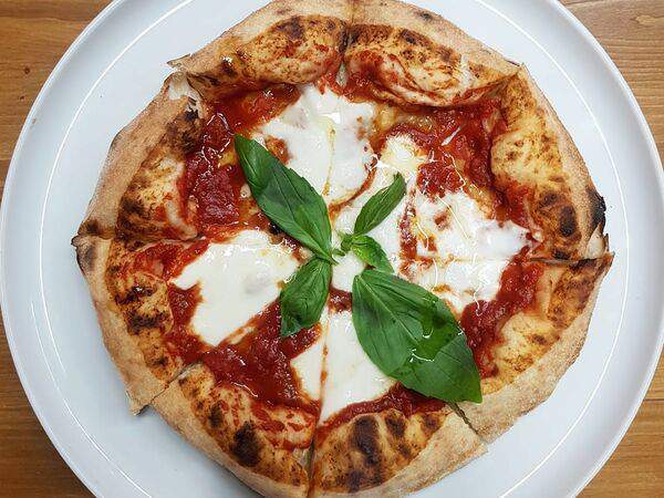 Pizza Napoli - Маргарита