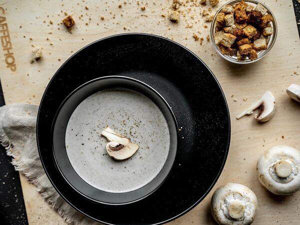 Caffeshop - Крем-суп грибной с гренками