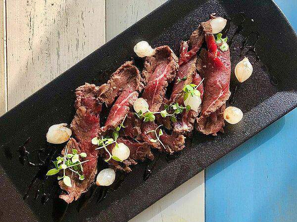 Eat Meet - Ростбиф с соусом наршараб