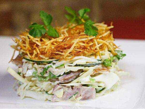 Бар Мажор - Салат с копчёной курицей