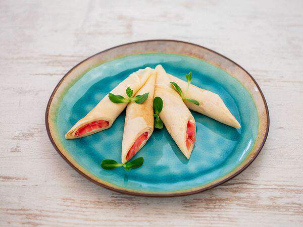 Васильки - Блинчики со слабосоленым лососем