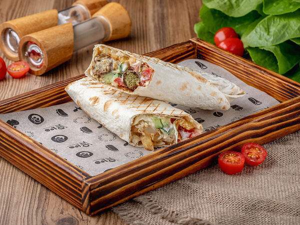 Leo shaverma and bar - Шаверма Фалафель