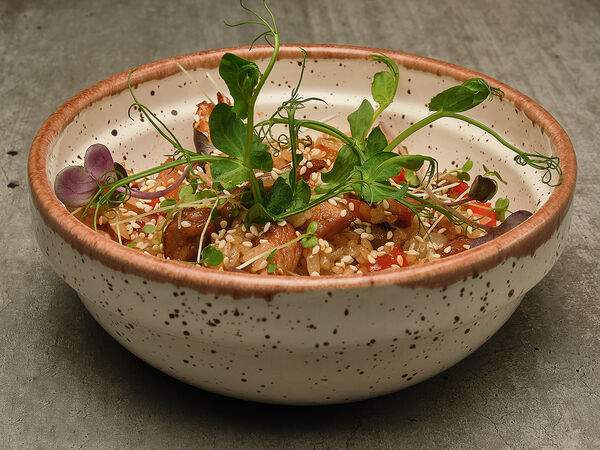 Останемся здесь - Рис со свининой и овощами в соусе терияки