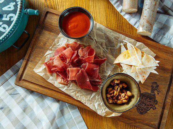 Дикая утка - Домашние начос с бастурмой