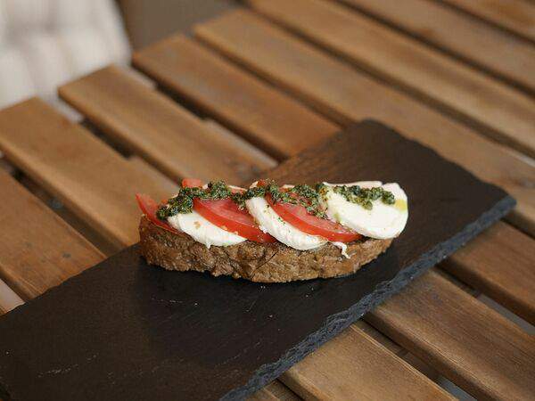 Брускетта - Капрезе