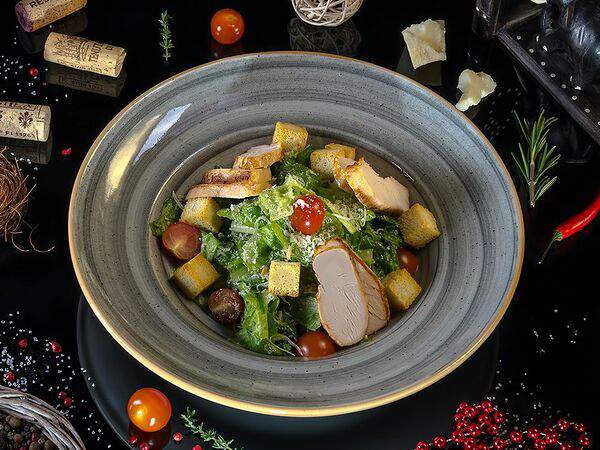 Leroy - Салат Цезарь с курицей