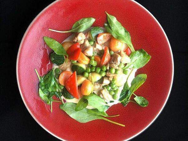 Сохо - Кролик с овощами в сливочном соусе