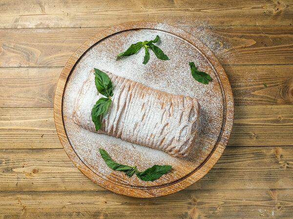 Плюшка - Штрудель с вишней