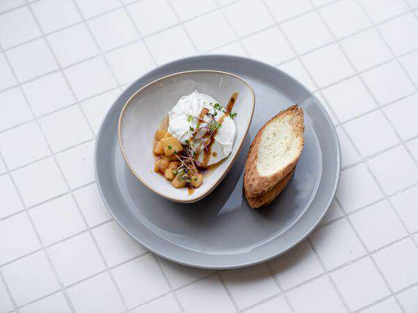 Plants & Friends - Мусс из голубого сыра с тартаром