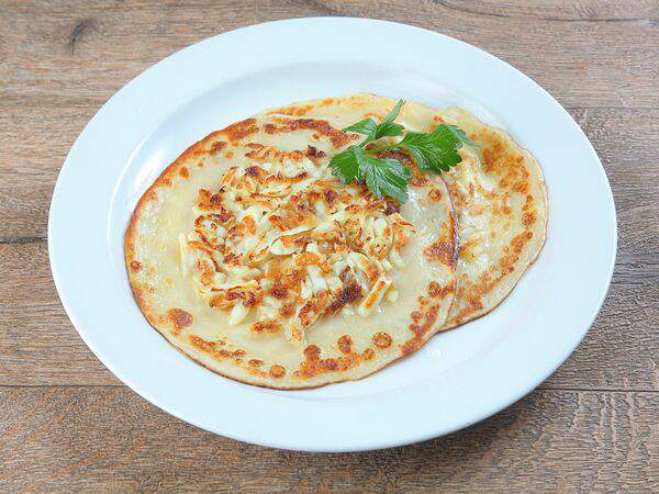 Дюжина - Блины с луковым припёком и яйцом