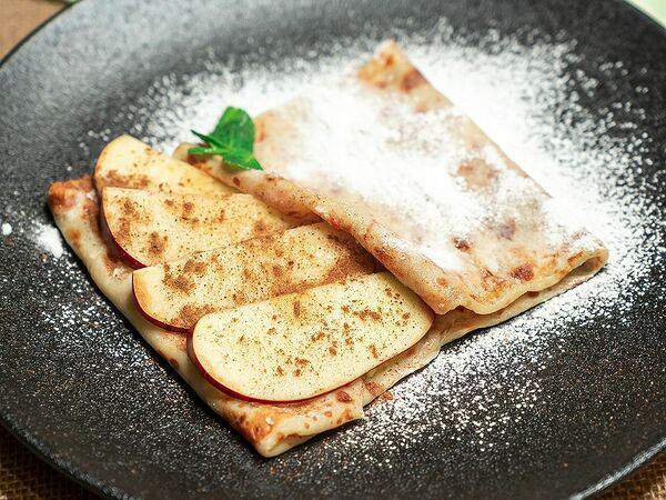 Блинная печка - Блин с яблоком и корицей