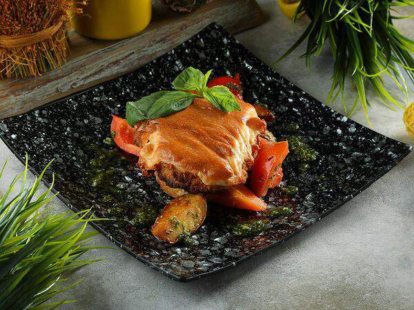 Арт-кафе Африка - Куриная грудка, запеченная с сыром сулугуни