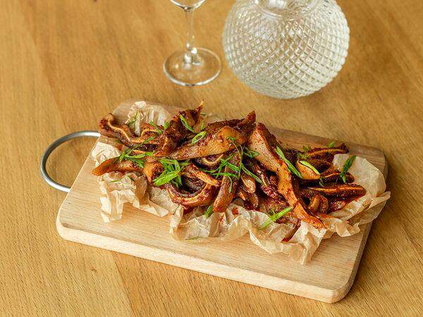 Победа - Свиные уши в соусе барбекю