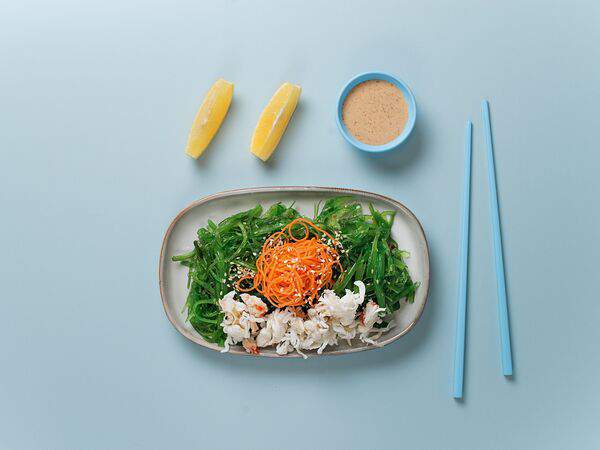 Rollwell - Салат чука с крабом