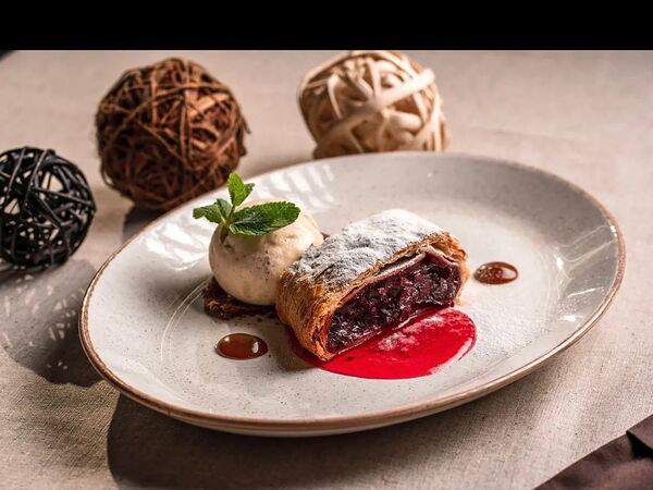 Adriano Leonardo - Штрудель вишневый