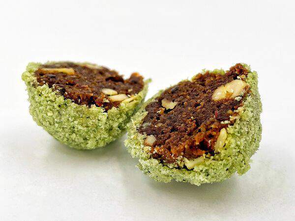 Organic Origin - Конфета с курагой и барбарисом в кокосовой стружке