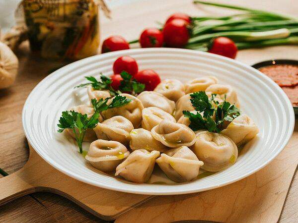 Налепили - Пельмени с моцареллой, вялеными томатами и базиликом