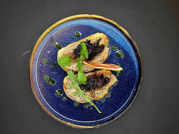 Lukum lounge cafe - Брускетты с паштетом