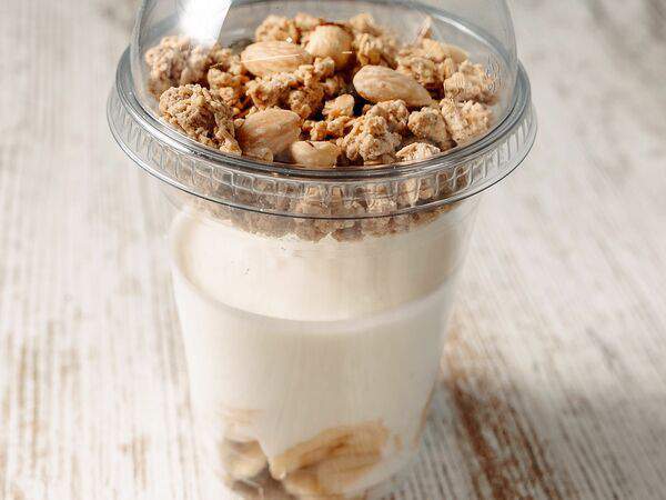 Bradbury coffee - Гранола с бананом на белом йогурте