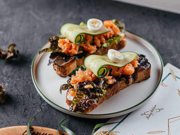 Benny Kitchen - Брускетта с лососем