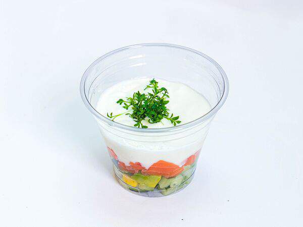 More Poke - Тартар из лосося и авокадо