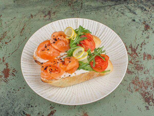 Гастроном - Тост с помидором и семгой