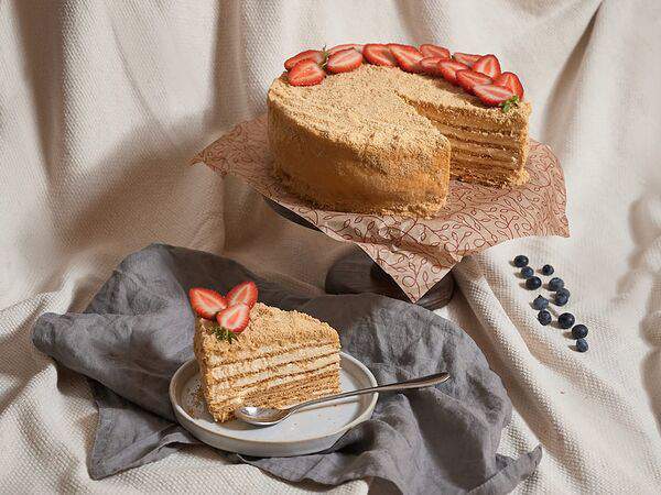 Debaton - Торт Медовик