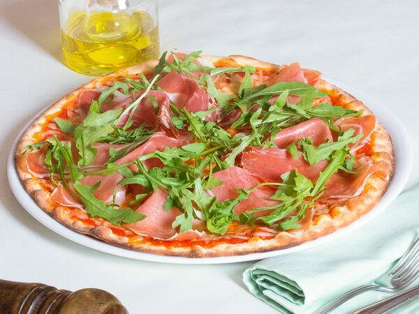 Dolce Vita - Пицца с пармской ветчиной и рукколой