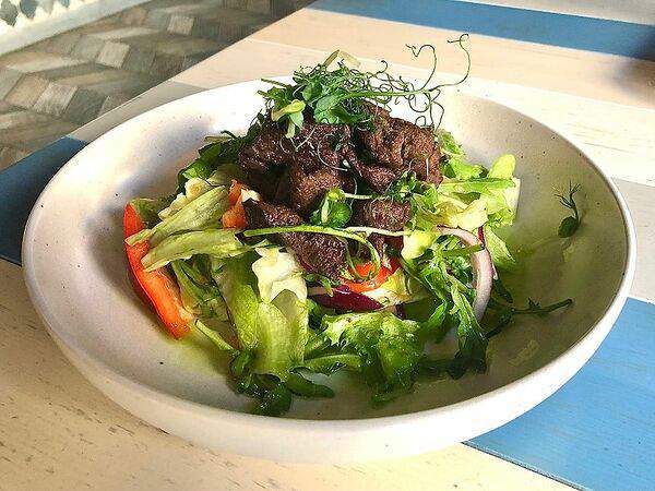 Eat Meet - Салат с говядиной в соусе сладкий чили