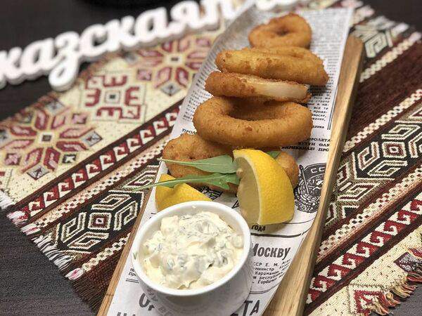 Кавказская пленница - Кольца кальмара в кляре с соусом тартар