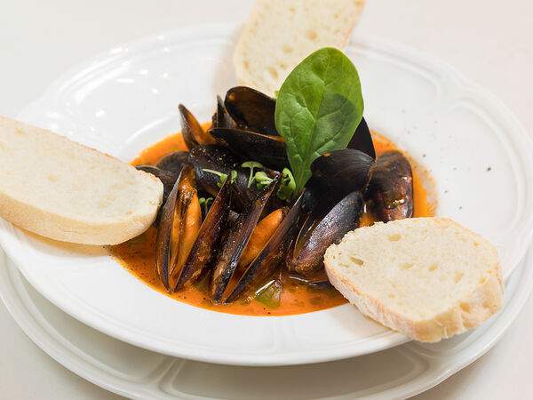 Negroni bar & enoteca - Мидии в томатном соусе бузара