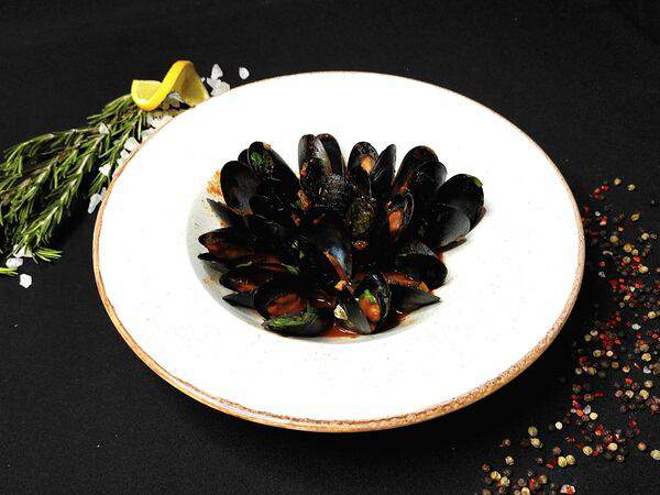 Всем Своим - Мидии с чесноком в томатном соусе