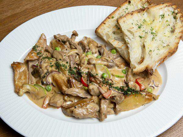 Сказка Skazka Печь & Гриль - Свинина в сливочном соусе