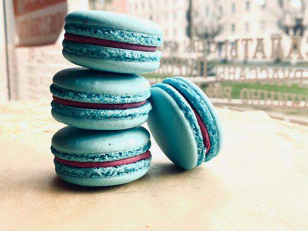 de Paris - Макарон черная смородина