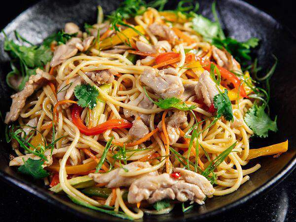 Кафе Nебо - Азиатская лапша с курицей