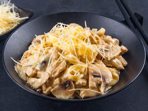 FishRoll - Тальятелле с курицей и грибами