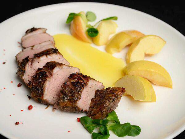 Урал Тау на Гоголя - Утиная грудка с яблоками