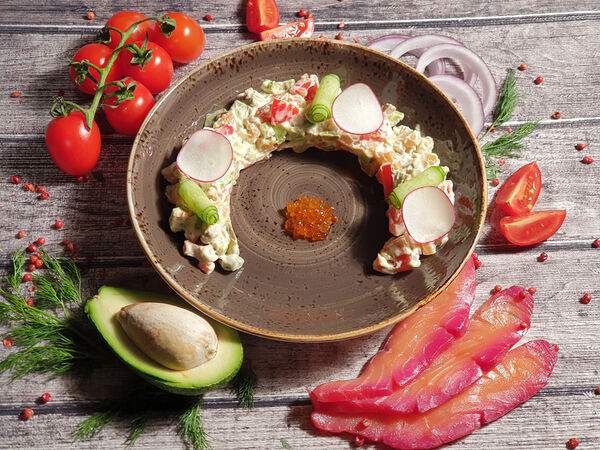 Pride - Салат с семгой и авокадо