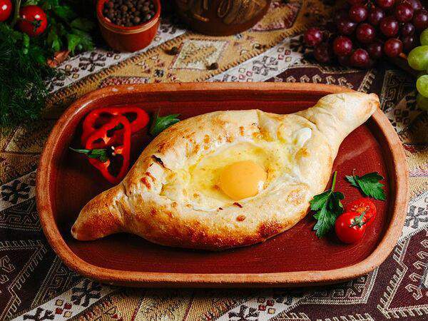 Мускат - Хачапури по-аджарски